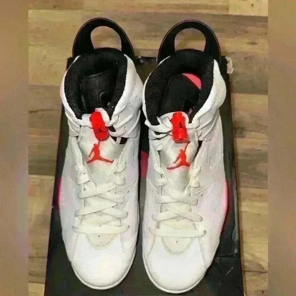 Air Jordan 6 Retro size 8 white infrared black with box preowned 100% authentic